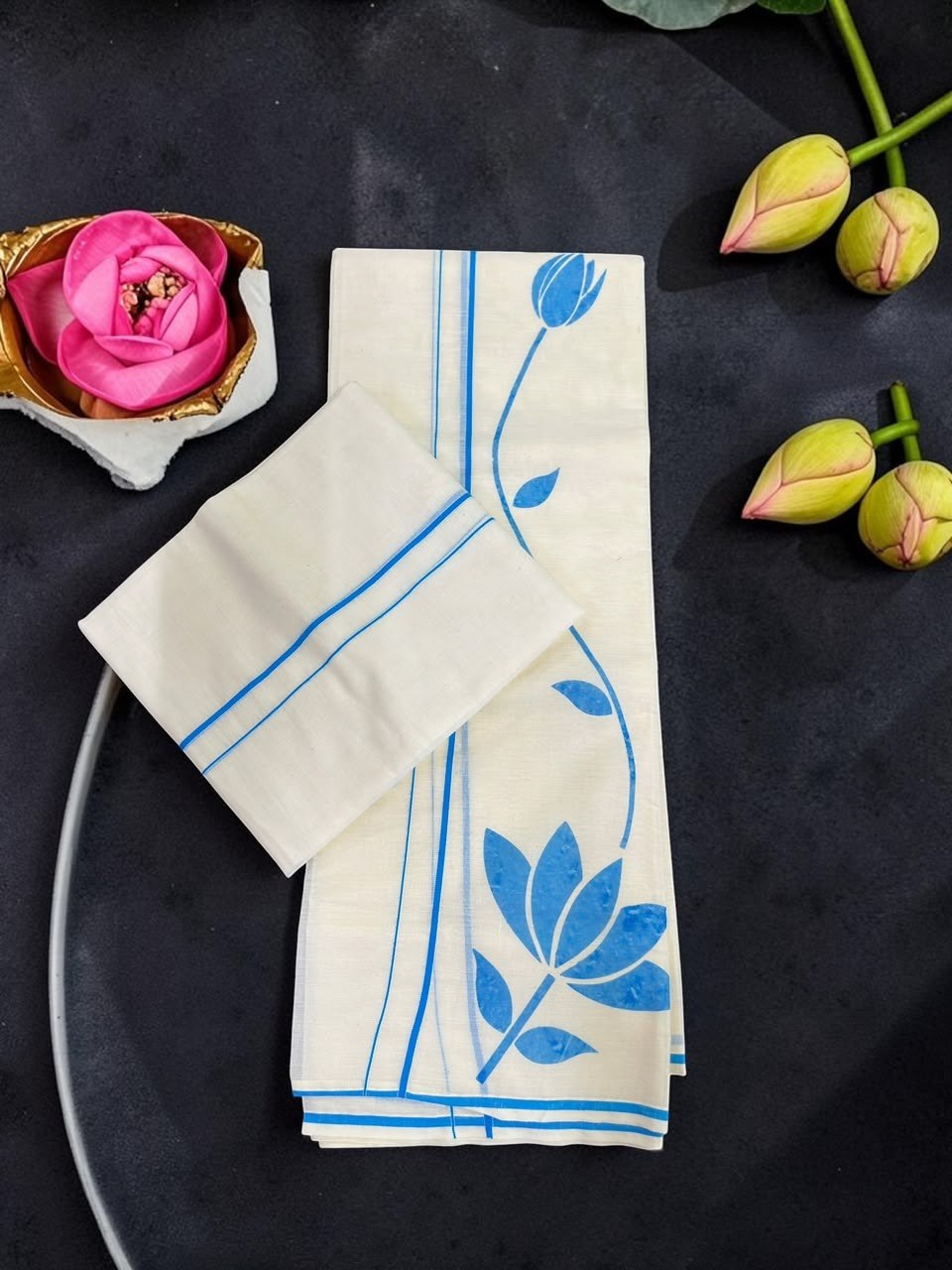 Lotus Vine Set Mundu — view 2