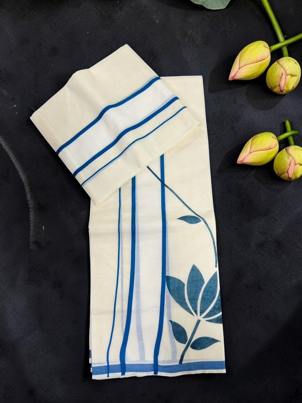 Lotus Vine Set Mundu — view 3